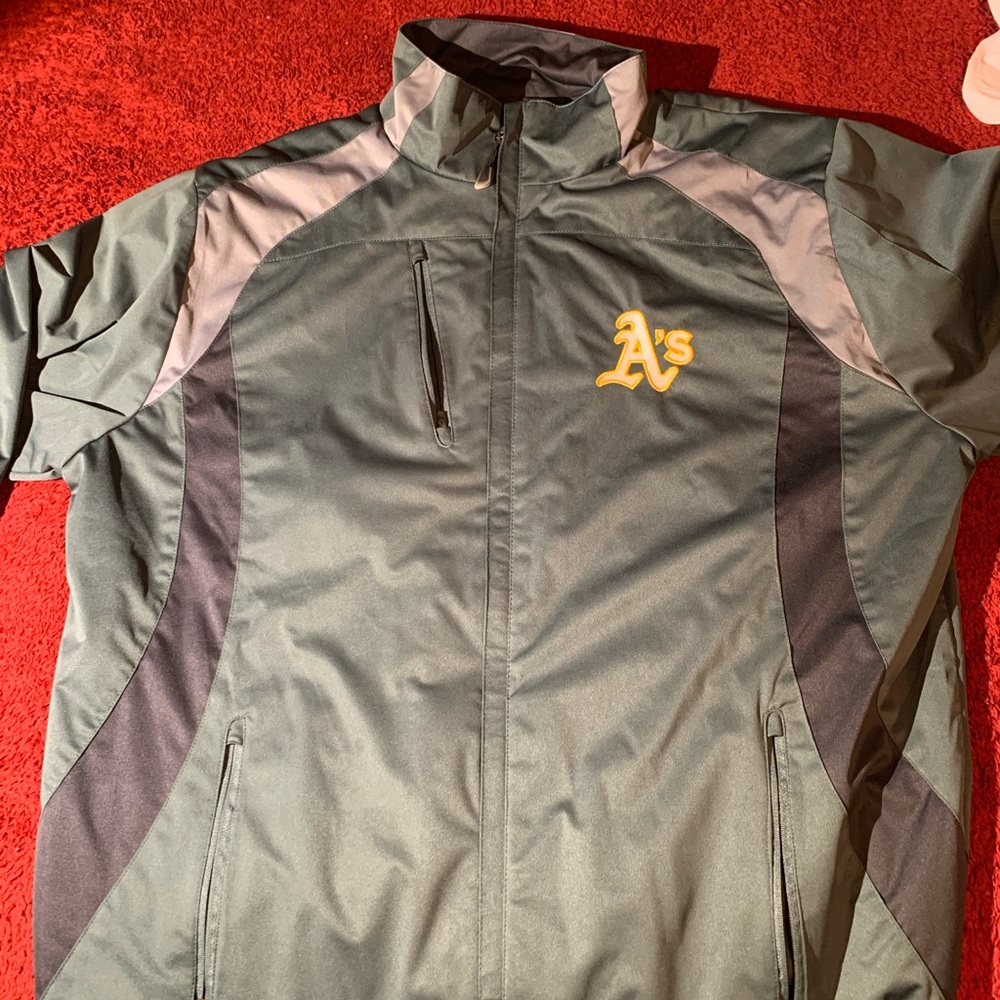 A’s windbreaker team edition